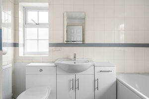 Family bathroom- click for photo gallery